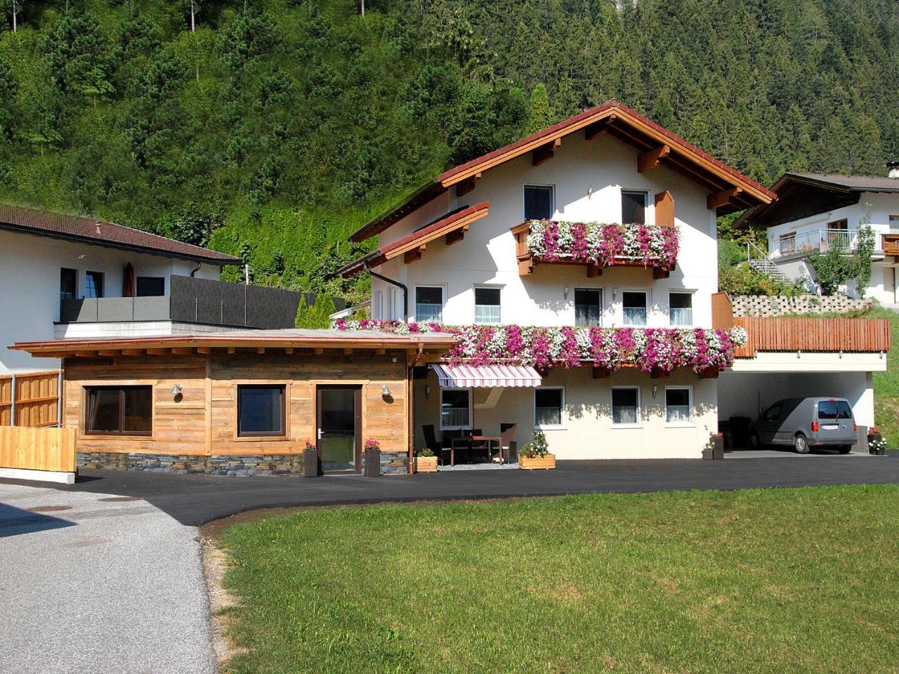 Apartment Christian Mayrhofen Exterior photo